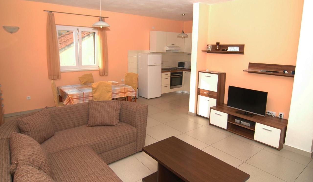 Apartment Urem Biograd Na Moru Luaran gambar