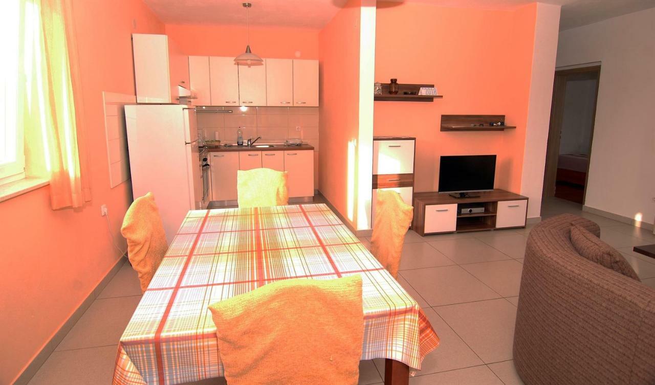 Apartment Urem Biograd Na Moru Luaran gambar