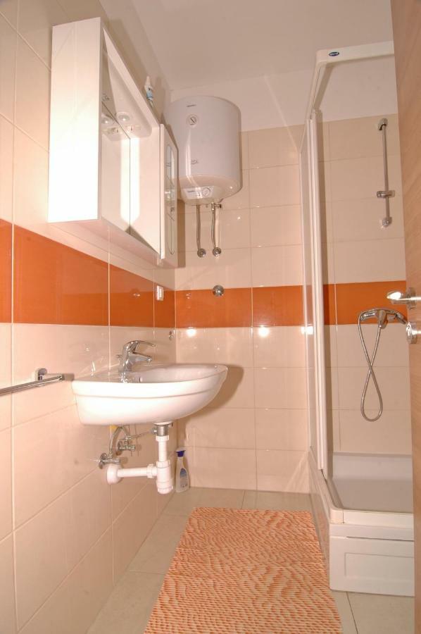 Apartment Urem Biograd Na Moru Luaran gambar